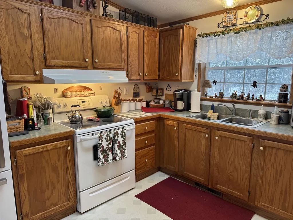 16 Hodsdon Shore Road Ossipee NH 03814