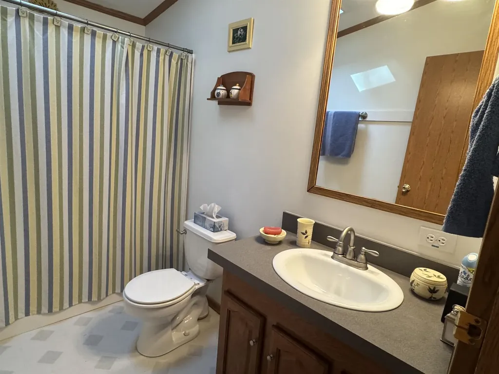 16 Hodsdon Shore Road Ossipee NH 03814
