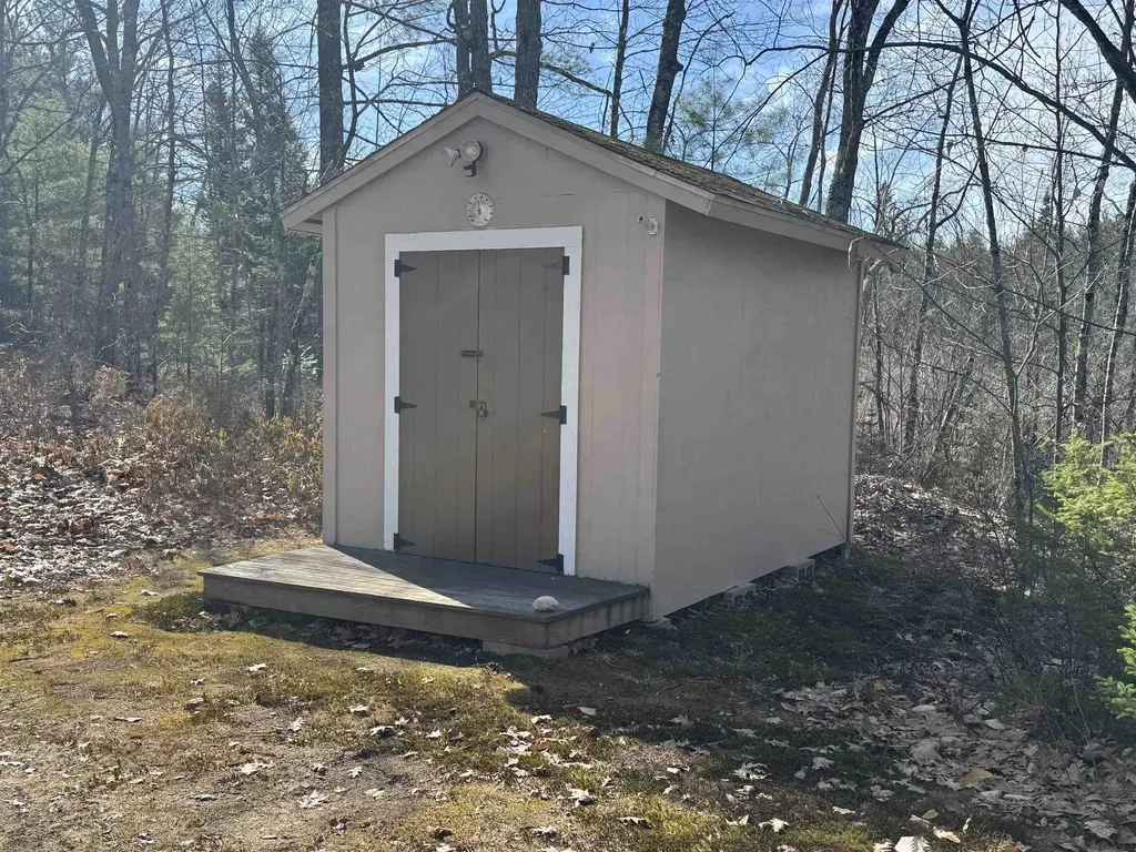 16 Hodsdon Shore Road Ossipee NH 03814