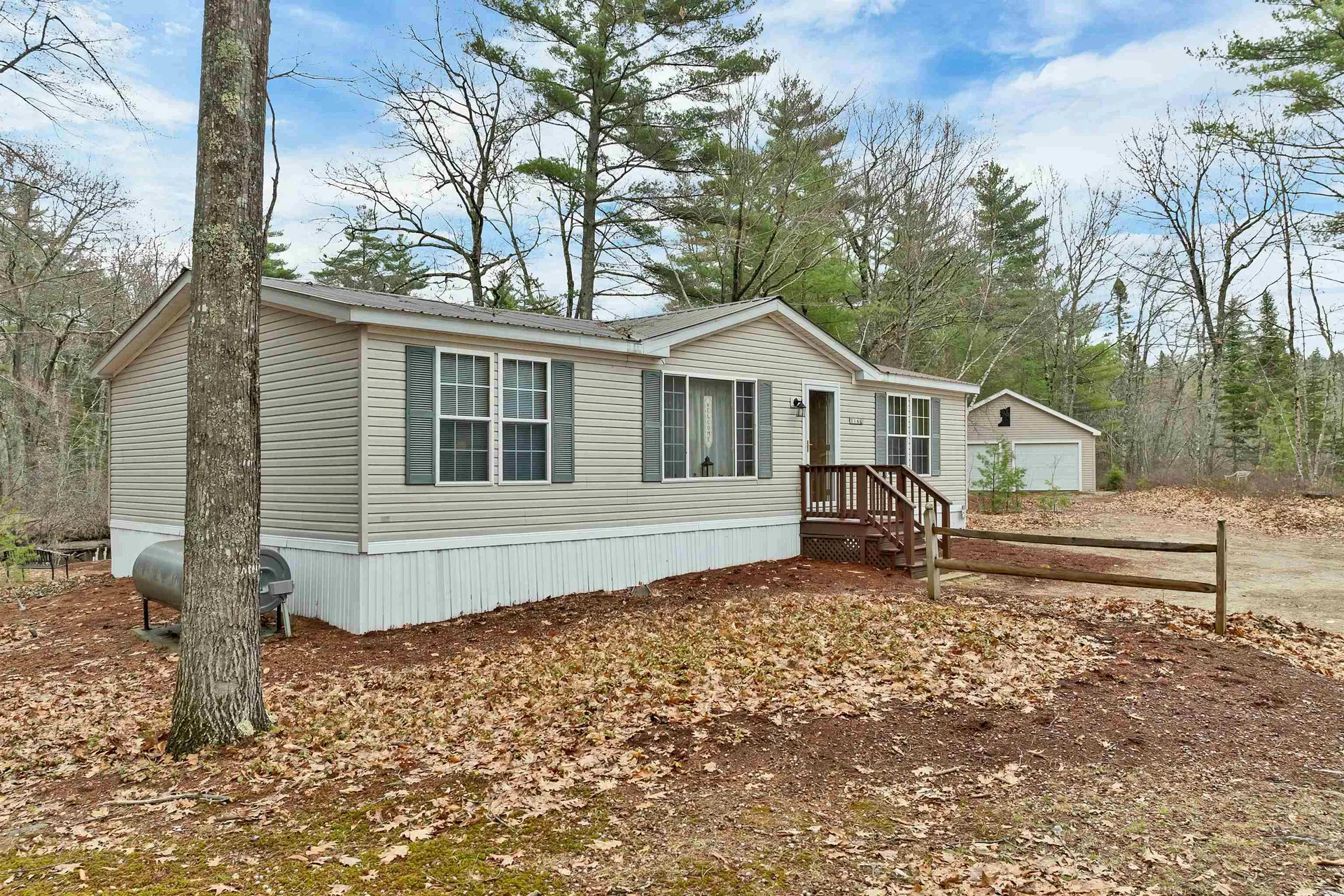 16 Hodsdon Shore Road Ossipee NH 03814