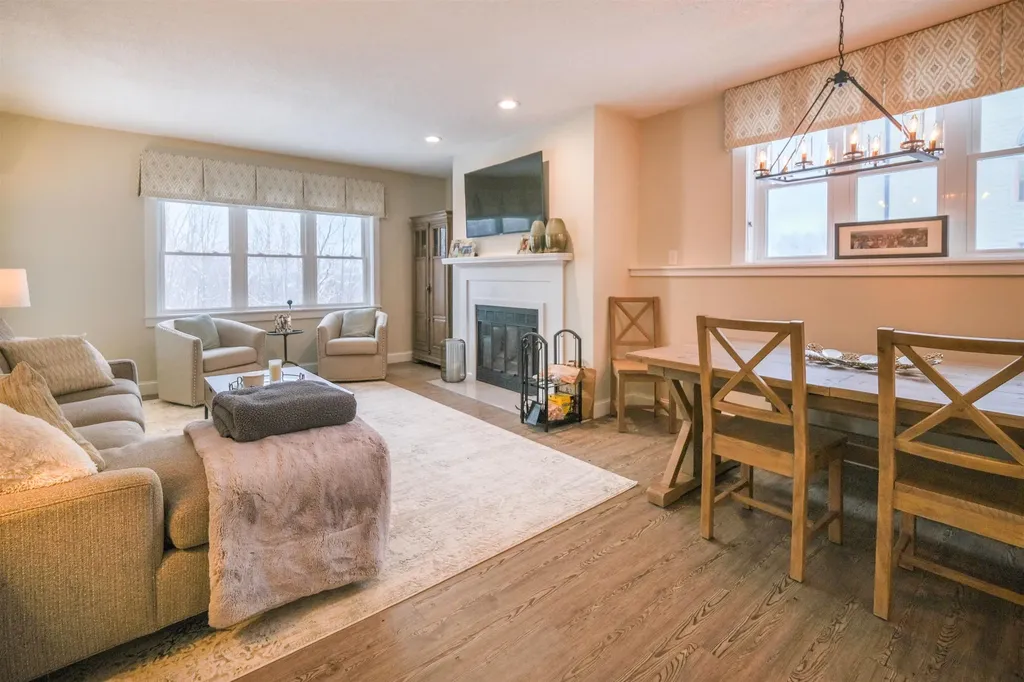 19 White Loop Ludlow VT 05149