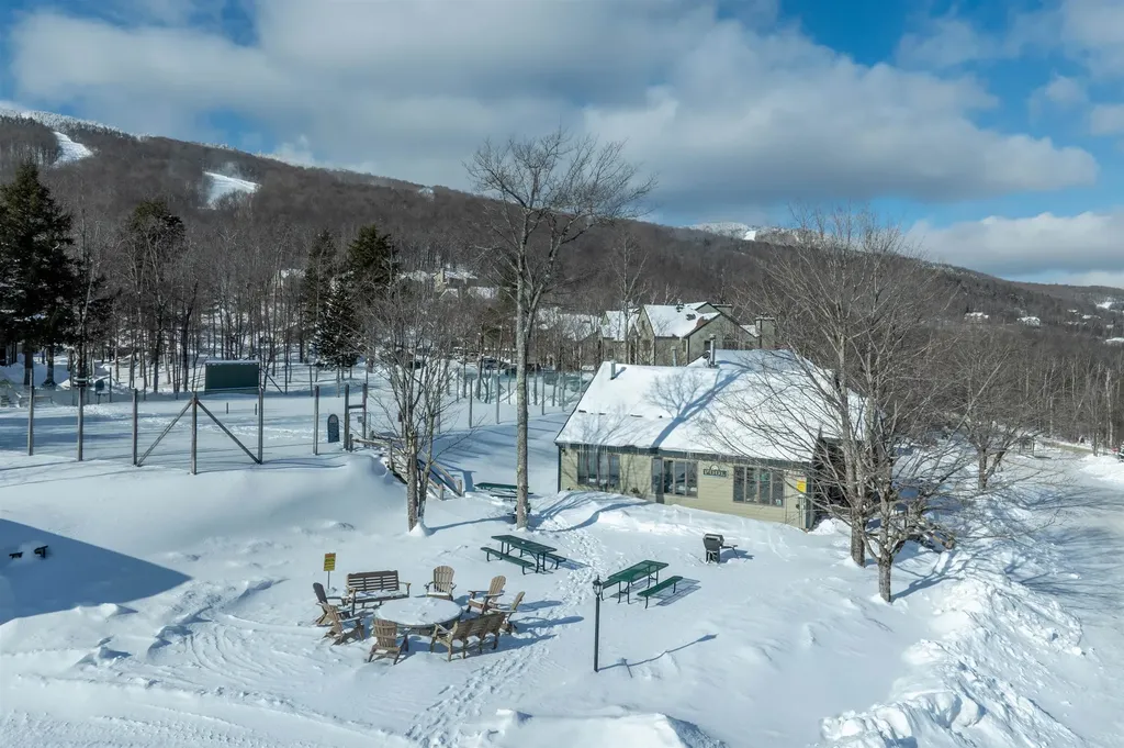 19 White Loop Ludlow VT 05149