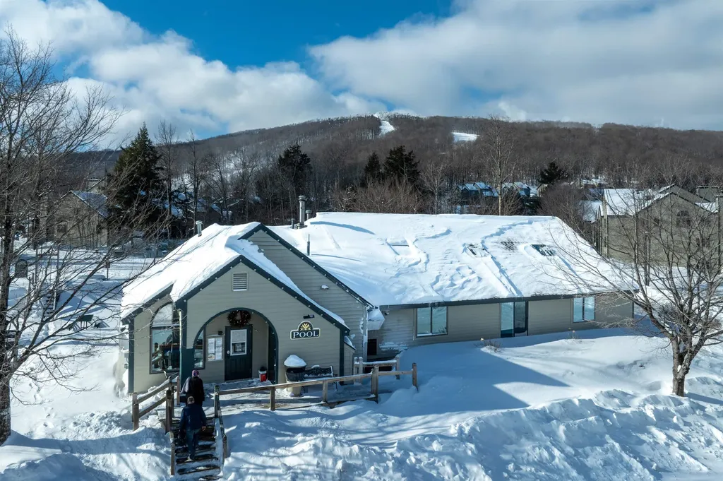 19 White Loop Ludlow VT 05149