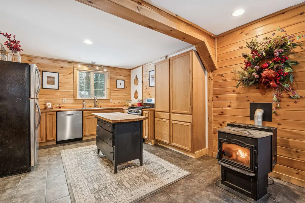 25 Laplante Road Cavendish VT 05142