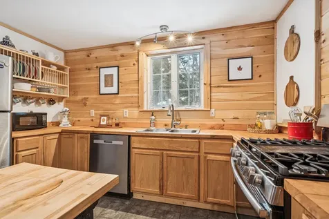 25 Laplante Road Cavendish VT 05142