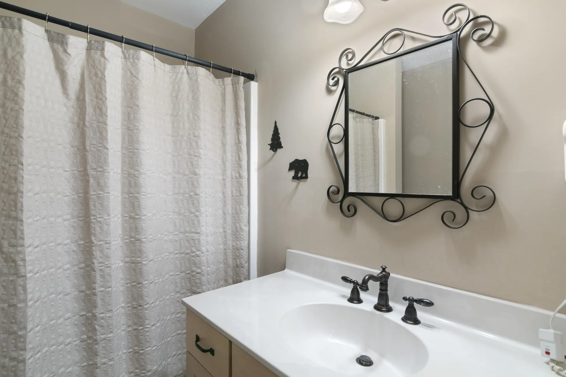 1 Tom's Cabin Road Dover VT 05356