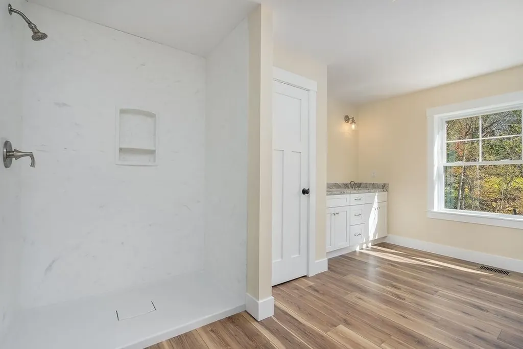 320 Knox Marsh Road Madbury NH 03823