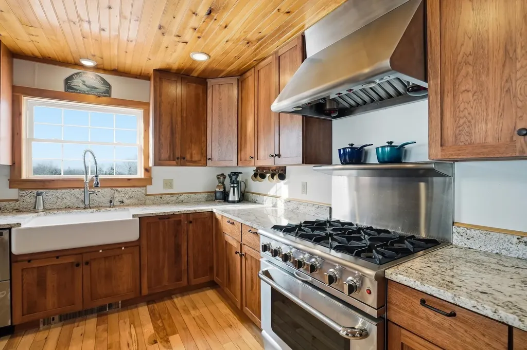 1090 Center Road Albany VT 05820