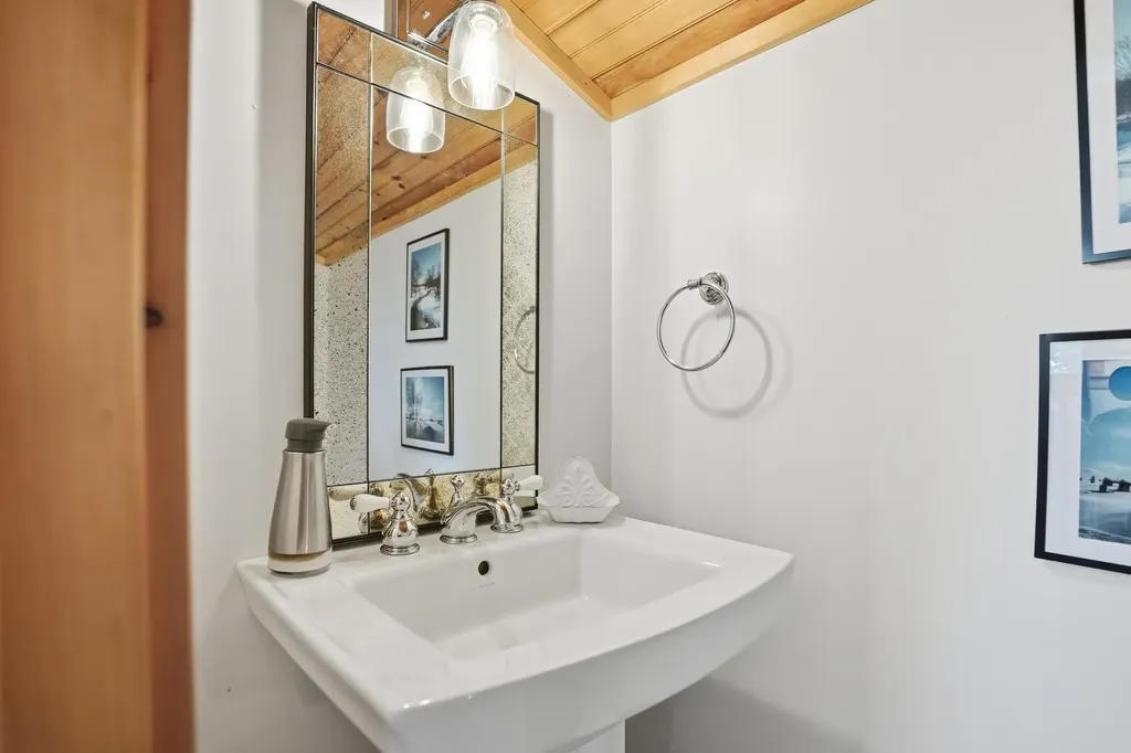 1090 Center Road Albany VT 05820