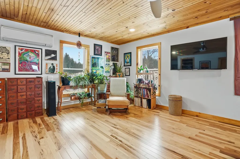 1090 Center Road Albany VT 05820