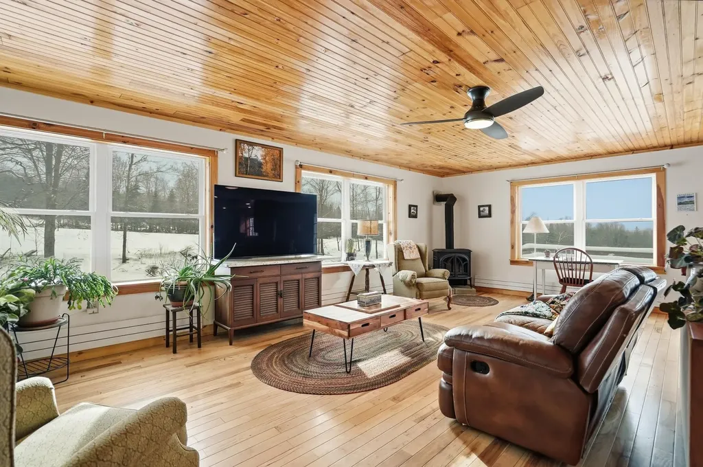 1090 Center Road Albany VT 05820