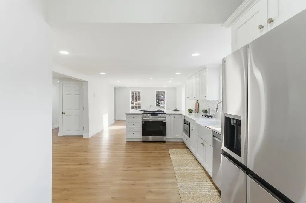 18 South Village Road Loudon NH 03307