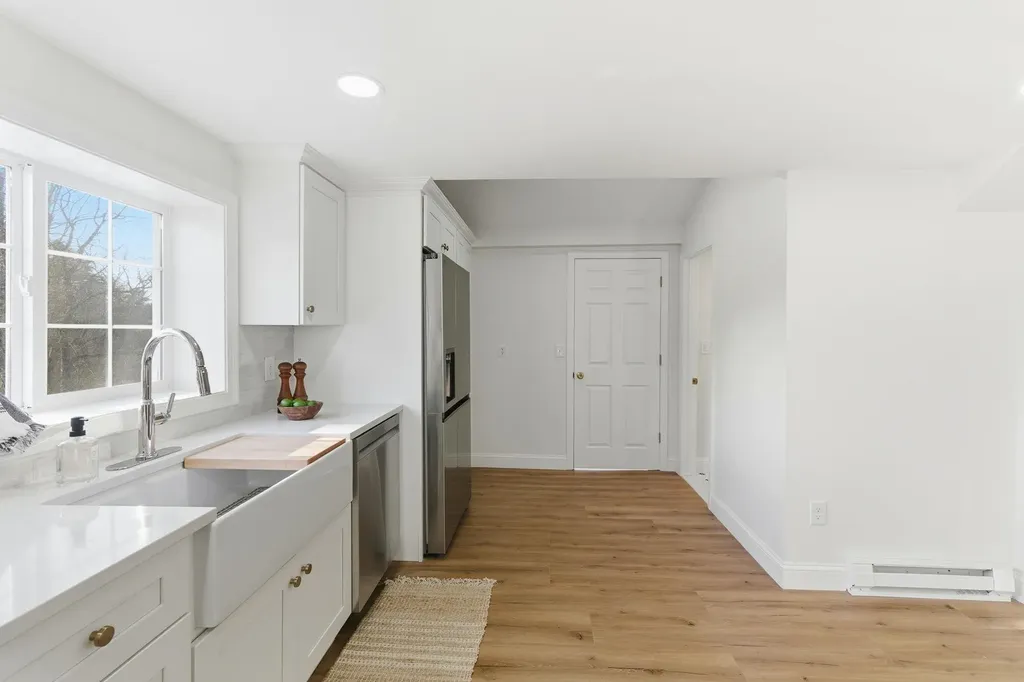 18 South Village Road Loudon NH 03307