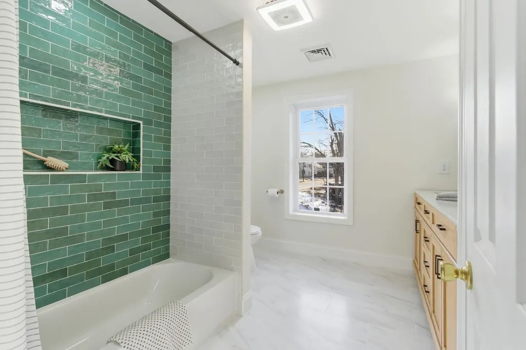 18 South Village Road Loudon NH 03307