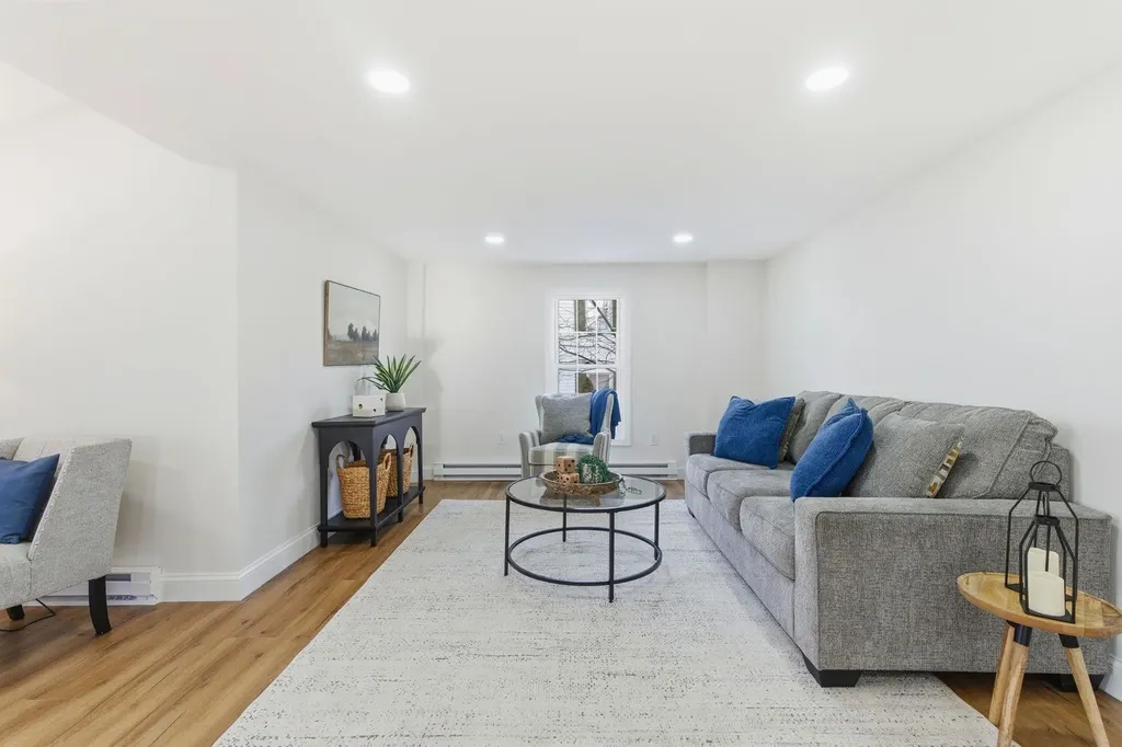 18 South Village Road Loudon NH 03307