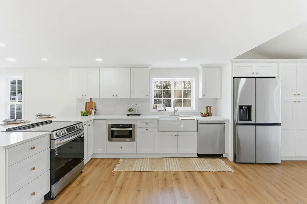 18 South Village Road Loudon NH 03307