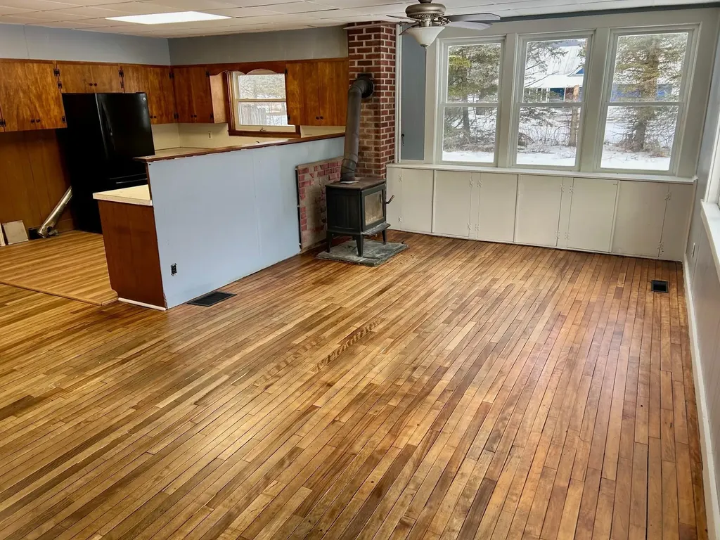 4349 Vt Rt14 Brookfield VT 05036