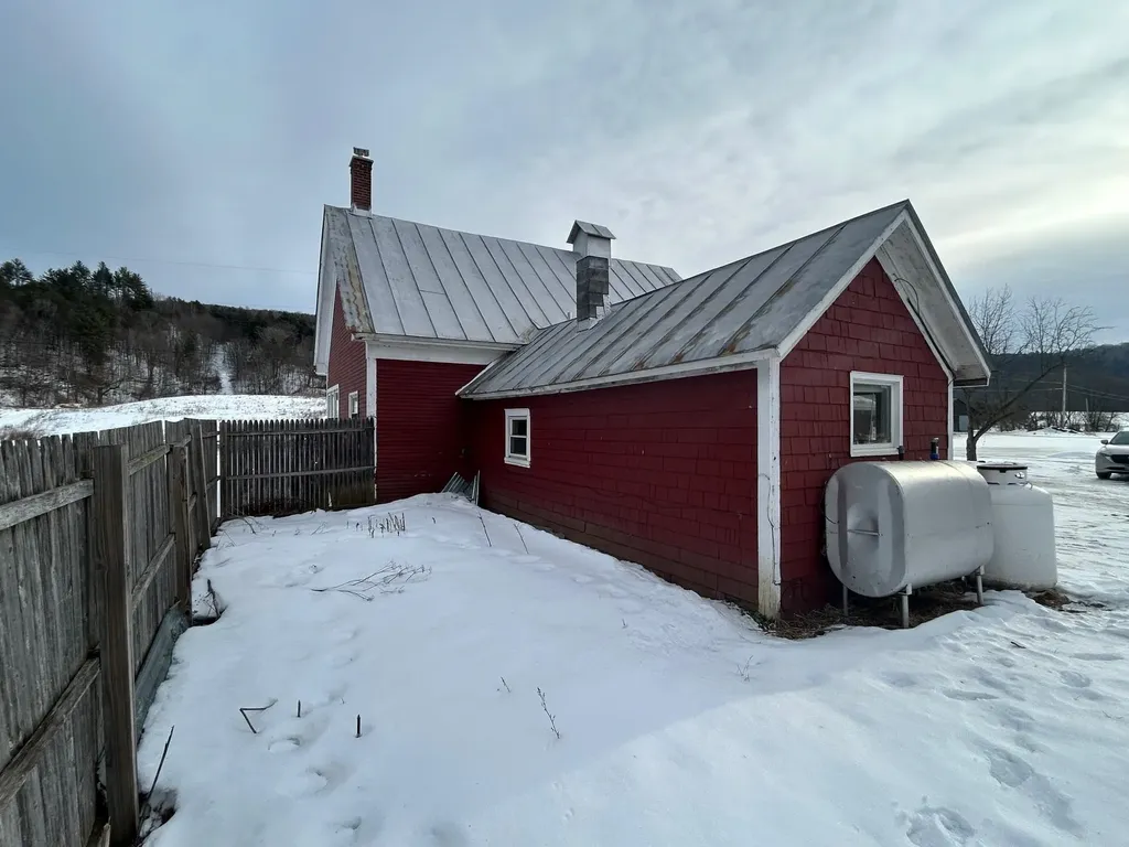 4349 Vt Rt14 Brookfield VT 05036