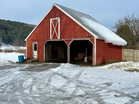 4349 Vt Rt14 Brookfield VT 05036