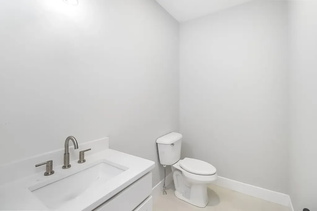 293 Sandown Road Fremont NH 03044