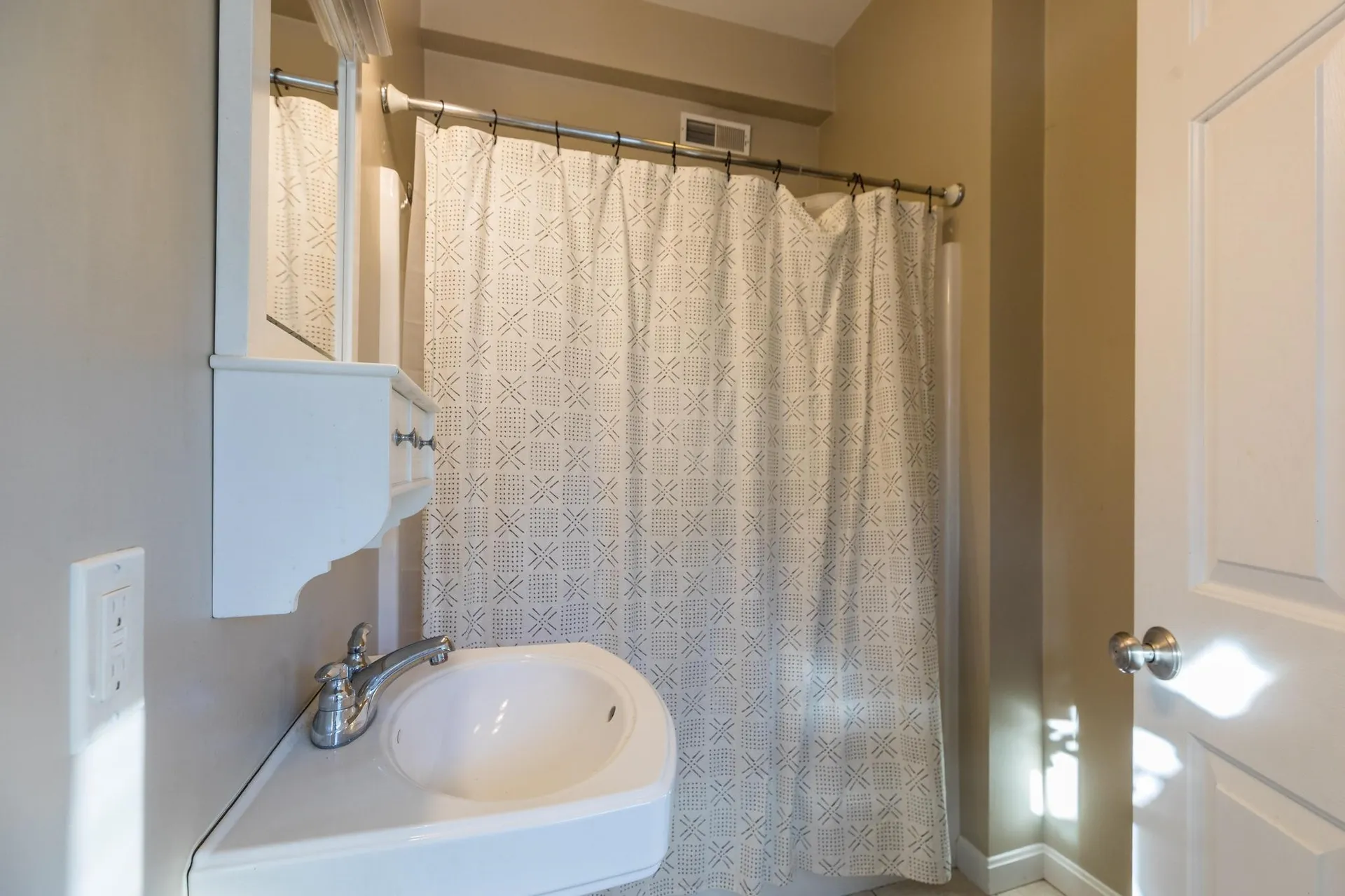 7 Kinsale Drive Rochester NH 03868