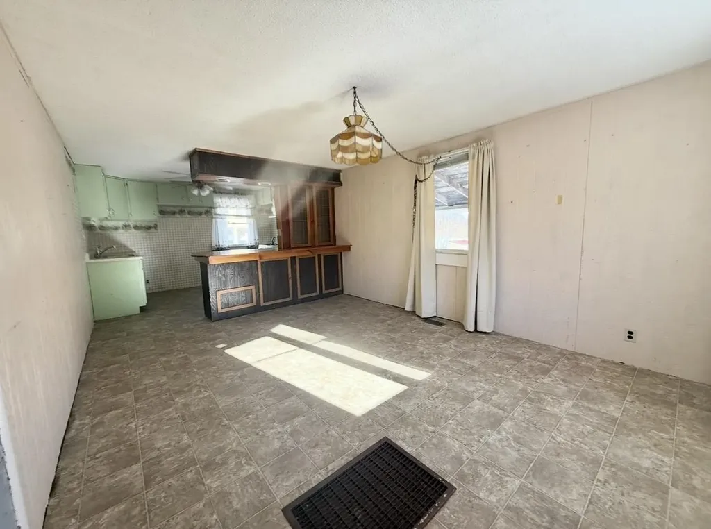 129 Grove Street Poultney VT 05764