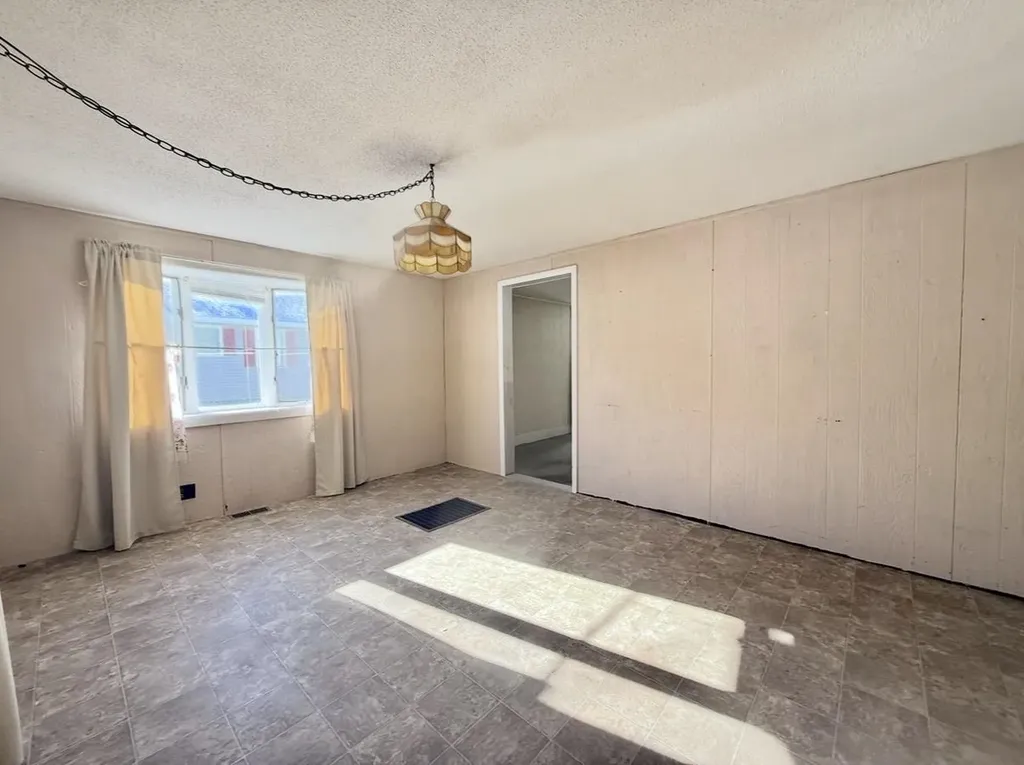 129 Grove Street Poultney VT 05764