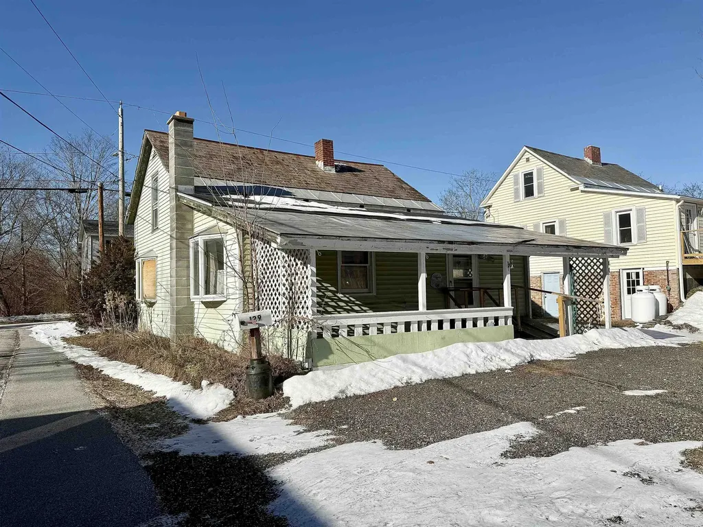 129 Grove Street Poultney VT 05764