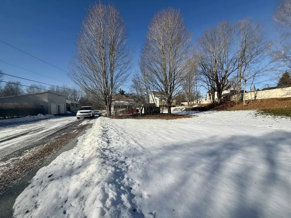 129 Grove Street Poultney VT 05764