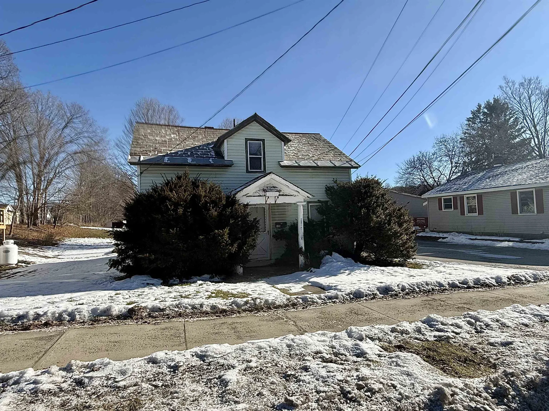 129 Grove Street Poultney VT 05764