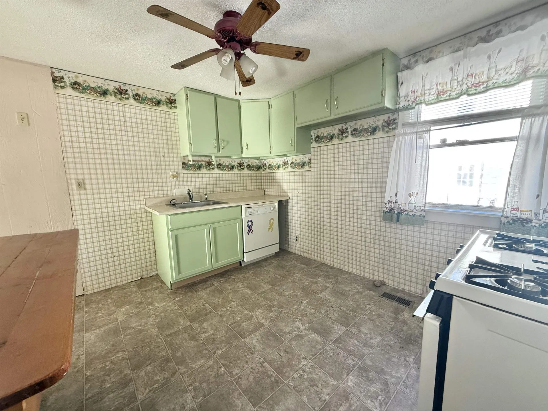 129 Grove Street Poultney VT 05764