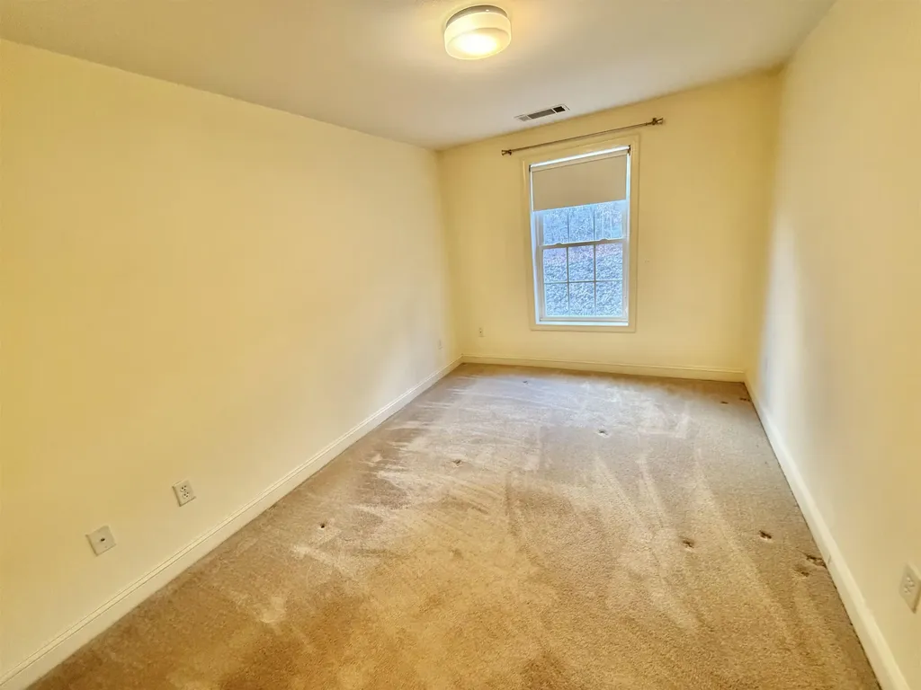 14 Vista Ridge Drive Londonderry NH 03053