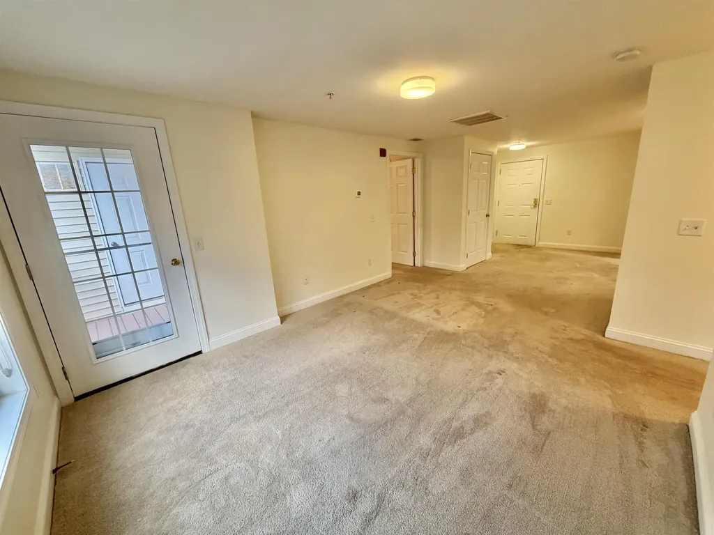 14 Vista Ridge Drive Londonderry NH 03053