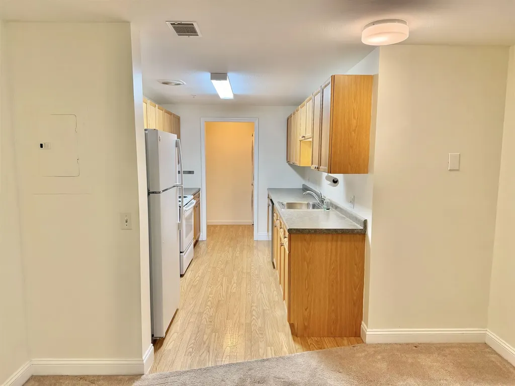 14 Vista Ridge Drive Londonderry NH 03053