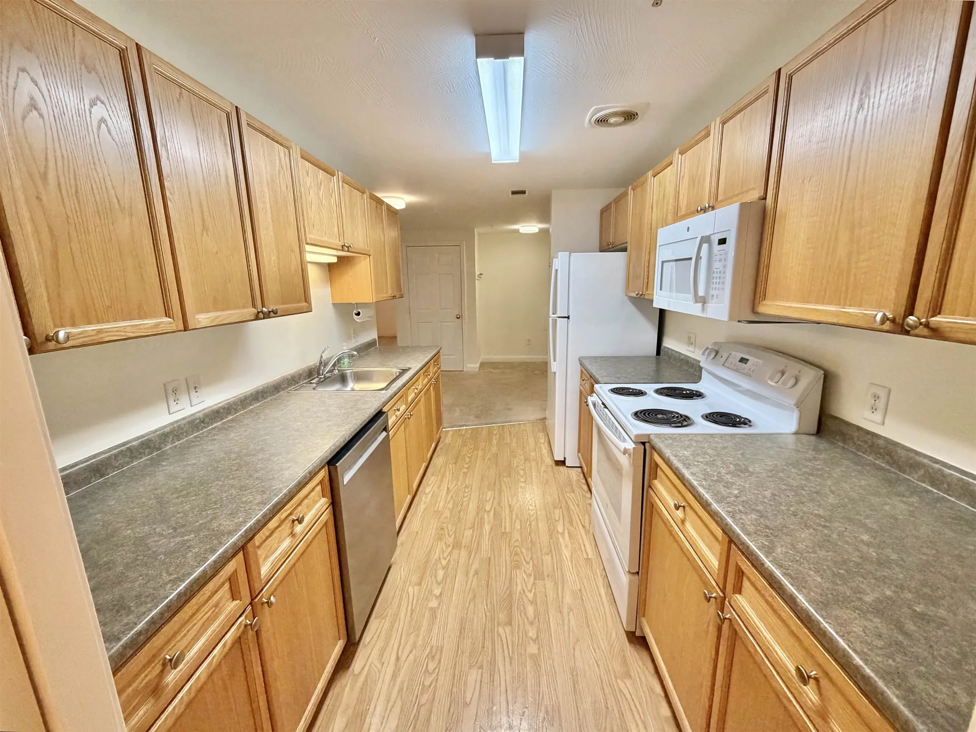 14 Vista Ridge Drive Londonderry NH 03053