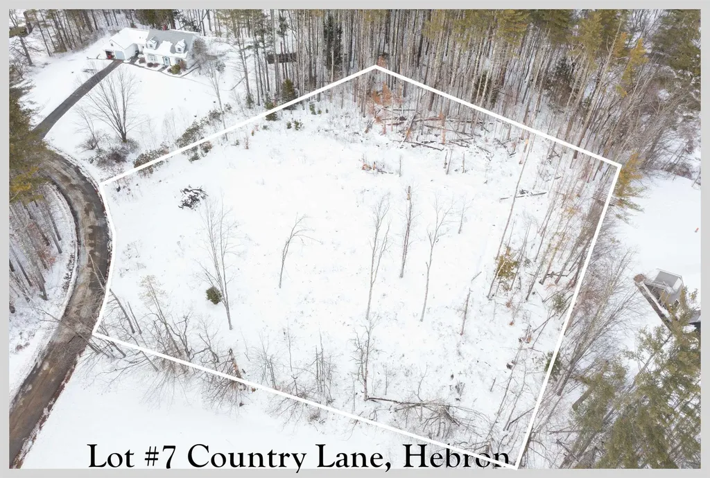 7 Country Lane Hebron NH 03241