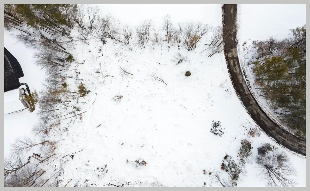 7 Country Lane Hebron NH 03241