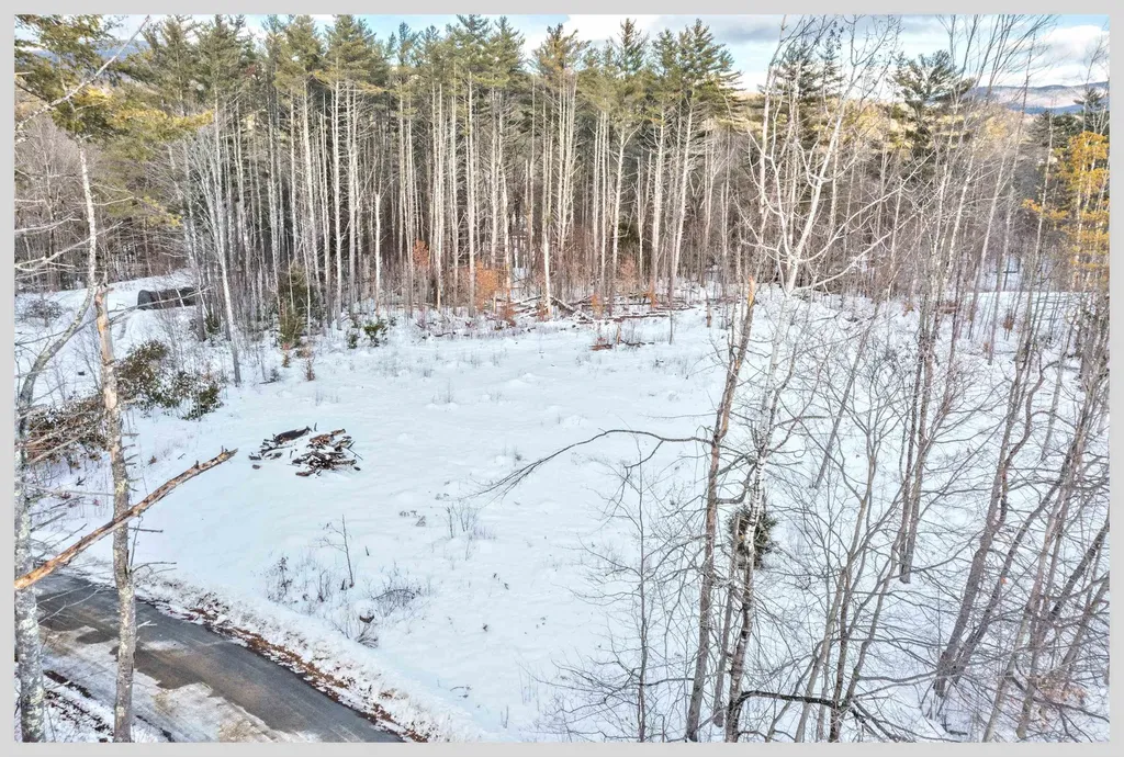 7 Country Lane Hebron NH 03241