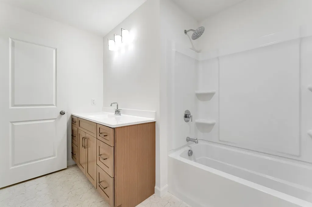 10 Dogwood Circle Milton VT 05468