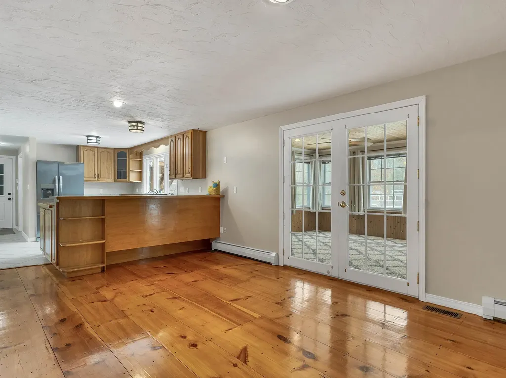 132 Dustin Tavern Road Weare NH 03281