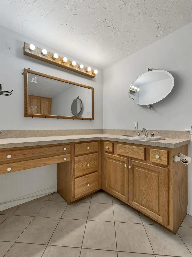 132 Dustin Tavern Road Weare NH 03281