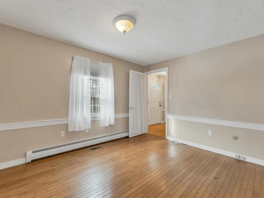 132 Dustin Tavern Road Weare NH 03281