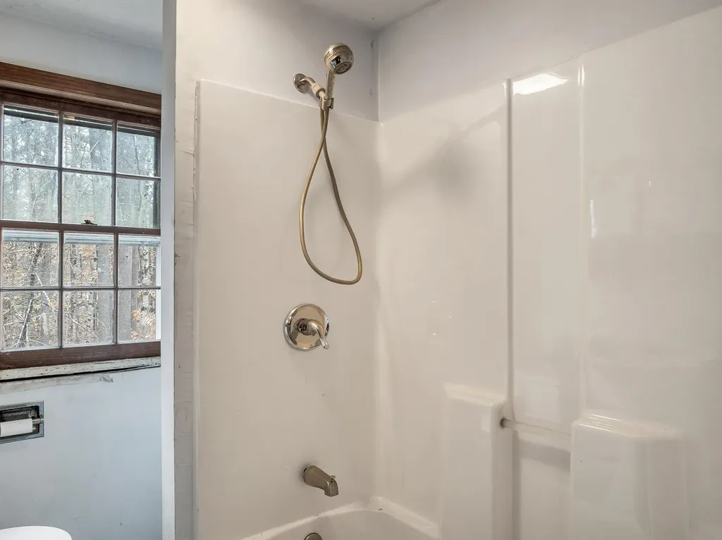 132 Dustin Tavern Road Weare NH 03281