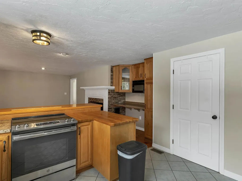 132 Dustin Tavern Road Weare NH 03281