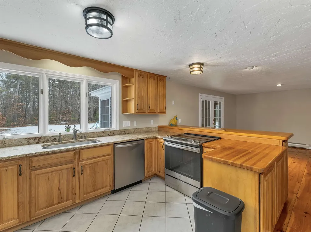 132 Dustin Tavern Road Weare NH 03281