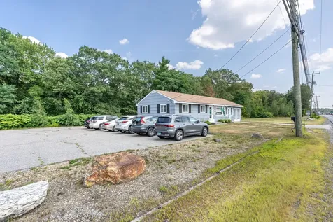 9 Londonderry Turnpike Hooksett NH 03106