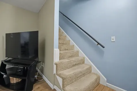 38 Midridge Circle Londonderry NH 03053