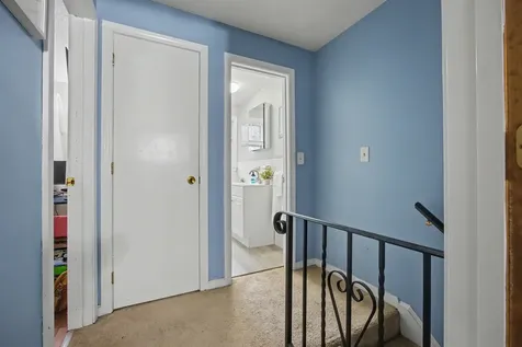 38 Midridge Circle Londonderry NH 03053