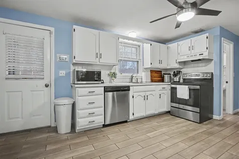 38 Midridge Circle Londonderry NH 03053