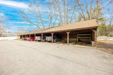 38 Midridge Circle Londonderry NH 03053